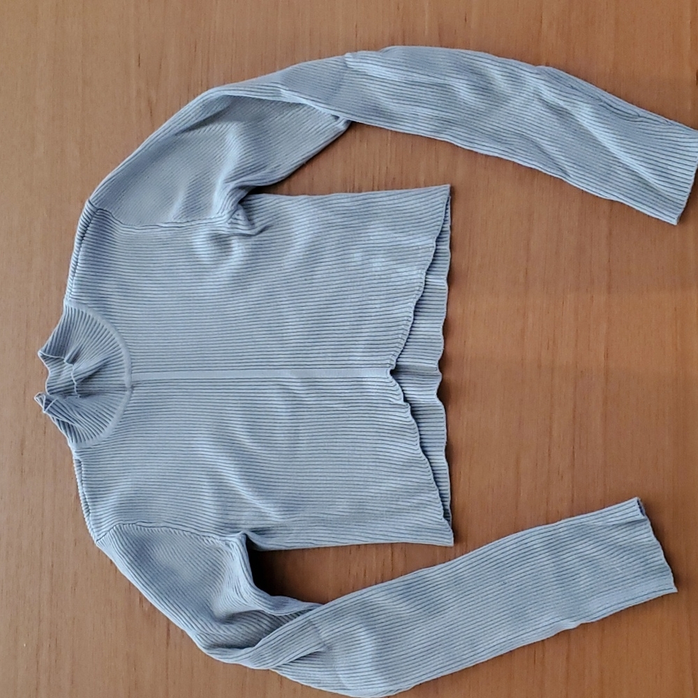 Garage crop top